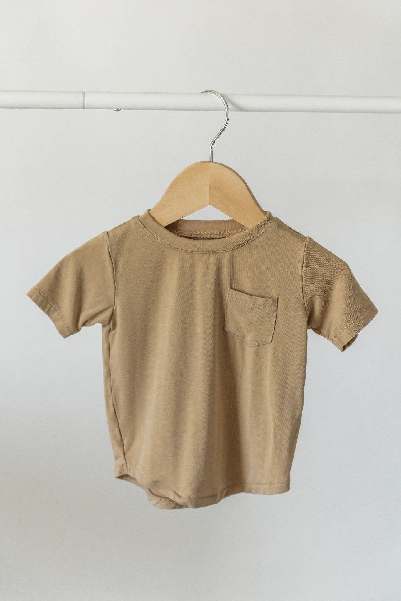 Curved-Hem Pocket Tee - Desert Tan